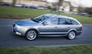 Skoda Superb Estate 4x4 front