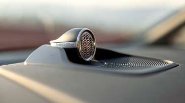 Volvo EM90 - speaker