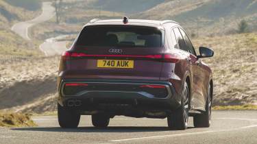 Audi Q5 - rear cornering
