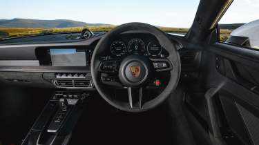 Porsche 911 Carrera GTS - dash