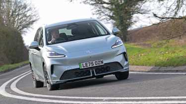 MG4 Urban - front cornering