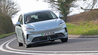 MG4 Urban - front cornering