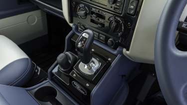 Land Rover Defender Classic V8 - gear selector 