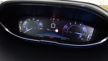 Peugeot 3008 GT-Line - dials