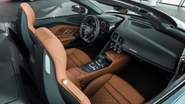 Audi R8 Spyder - studio cabin