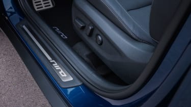 Kia Niro - sill detail