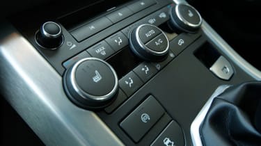 Range Rover Evoque 2WD centre console