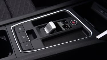 SEAT Leon e-Hybrid - gear selector