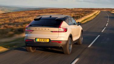 Volvo EC40 - rear tracking