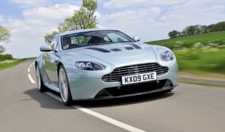 Aston Martin V12 Vantage