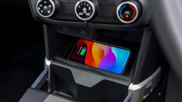 Vauxhall Frontera Hybrid - wireless charging