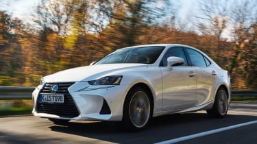 Lexus IS 2017 - front tracking 2