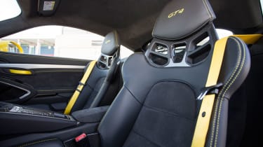 Porsche Cayman GT4 - seats