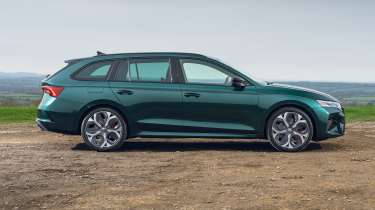 Skoda Octavia vRS estate - side static