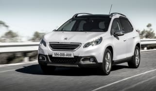 Peugeot 2008 front tracking