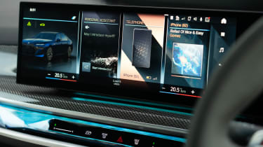 BMW i7 - infotainment screen