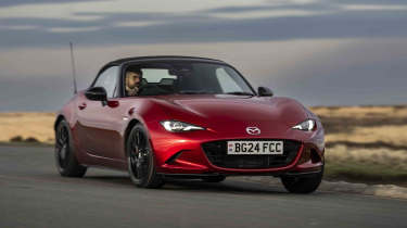 Mazda MX-5 - cornering with roof up