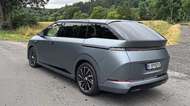Xpeng X9 - rear static