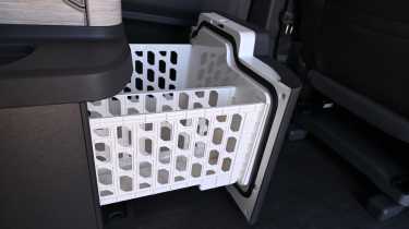 Volkswagen California - fridge 