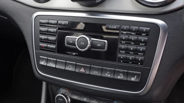 Used Mercedes GLA - centre console