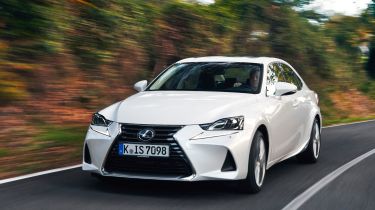 Lexus IS 2017 - front tracking
