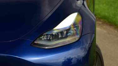 Tesla Model Y - head light