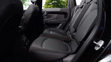 MINI Countryman S E - rear seats