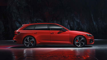 Audi RS 4 Avant - studio side