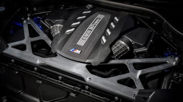 BMW X5 Competition - engine