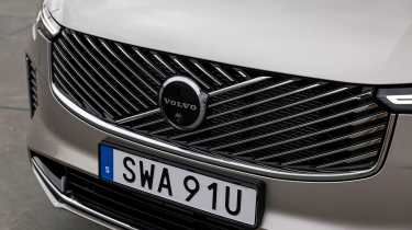 Volvo XC90 T8 - grille