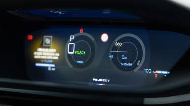 Peugeot 308 facelift - dashboard screen