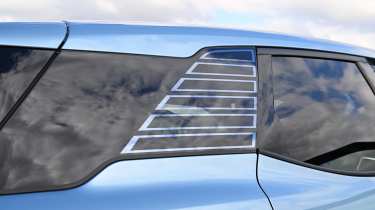 Ford Explorer - rear quarter