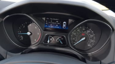 Facelifted Mk3 Ford Focus - dials