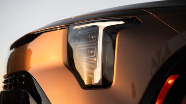 New Kia Niro revealed - headlights