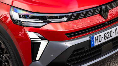 Renault Symbioz - front light