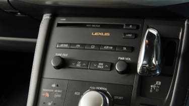 Used Lexus CT 200h - stereo