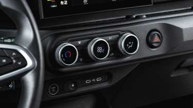 Dacia Spring 2026 - centre console