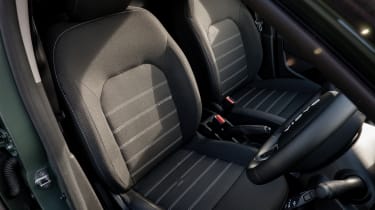 Dacia Duster Commercial - seats