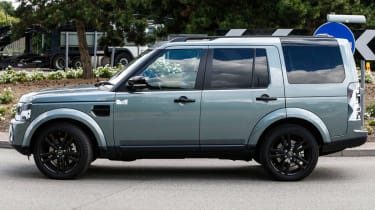 Land Rover Discovery profile
