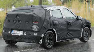 Hyundai Ioniq 2 - wet rear 3/4
