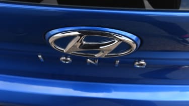 Hyundai Ioniq Plug-in - rear badge