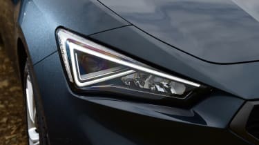 SEAT Leon TSI EVO - headlights