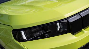 Jeep Compass e-Hybrid - front light