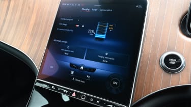 Mercedes EQE - infotainment screen (battery status screen)