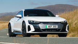 Audi e-tron GT - front action