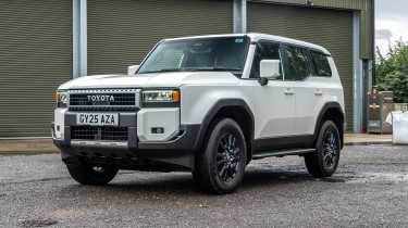 Toyota Land Cruiser Commercial - front static