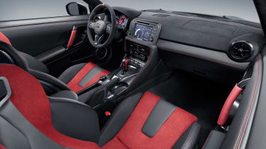 Nissan GT-R NISMO - cabin