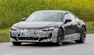 Audi E-Tron GT facelift (camouflaged) - front action