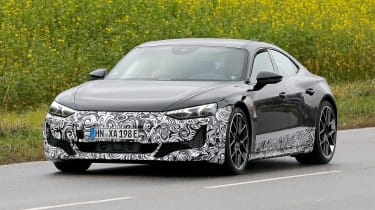 Audi E-Tron GT facelift (camouflaged) - front action