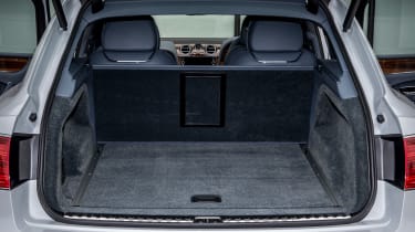 Bentley Bentayga Diesel - Ice white 2017 boot space